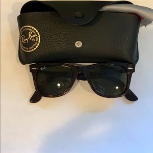 Ray-Ban tortoise wayfarer